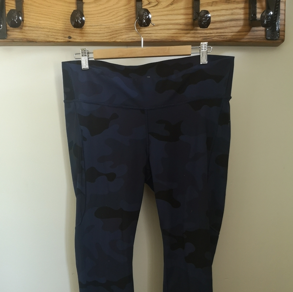 Maternity underbelly leggings